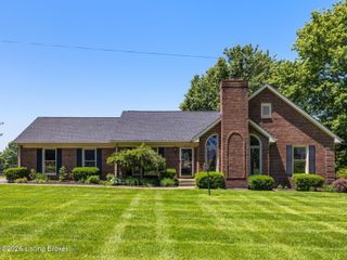 2628 Cedar Point Rd, La Grange, KY 40031