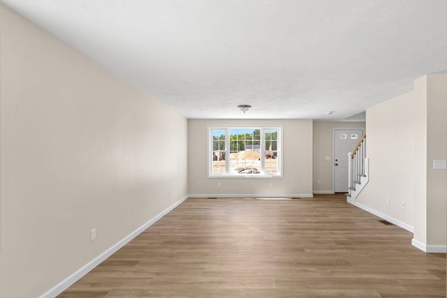 5 Bumblebee Dr, Plymouth, MA 02360