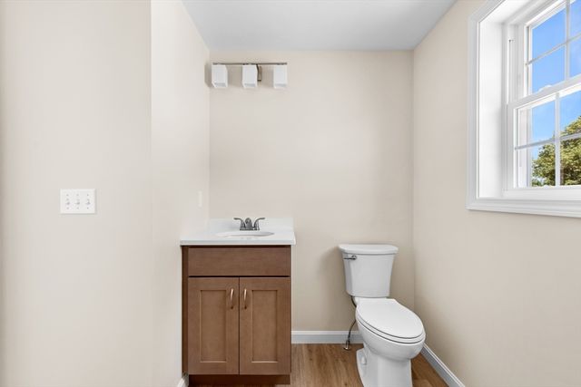 5 Bumblebee Dr, Plymouth, MA 02360