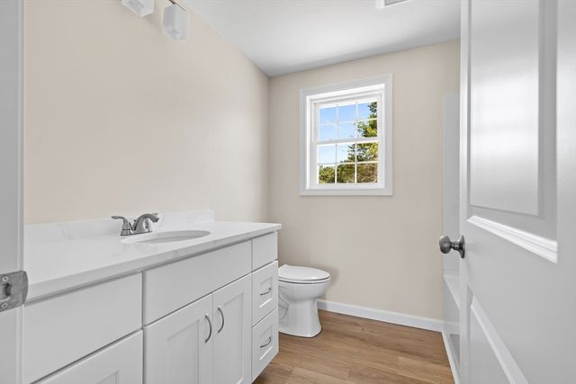 5 Bumblebee Dr, Plymouth, MA 02360