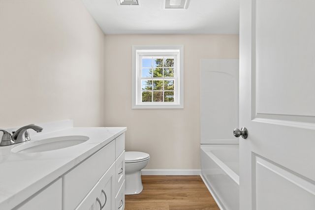 5 Bumblebee Dr, Plymouth, MA 02360