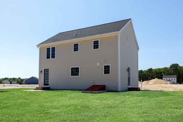 5 Bumblebee Dr, Plymouth, MA 02360