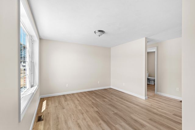 5 Bumblebee Dr, Plymouth, MA 02360