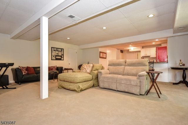 143 Fisher Rd, Mahwah Twp., NJ 07430