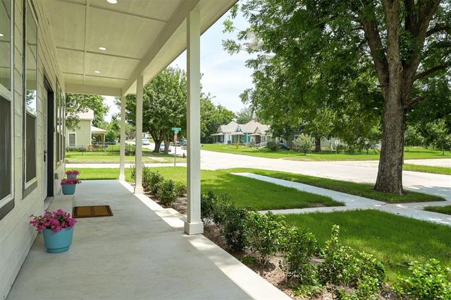 624 E Harrison Avenue, Guthrie, OK 73044