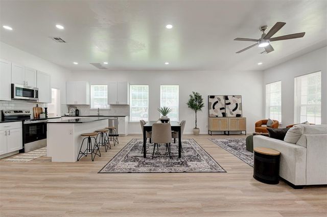 624 E Harrison Avenue, Guthrie, OK 73044