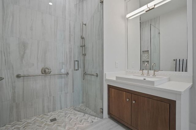 201 8th ST S 309, Naples, FL 34102