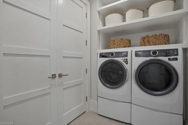 201 8th ST S 309, Naples, FL 34102