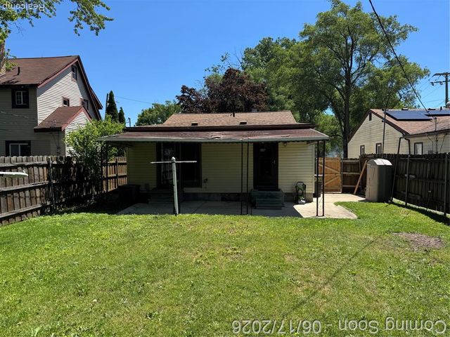 27039 Alden Street, Madison Heights, MI 48071