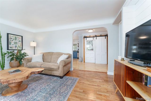 25550 Pennie Street, Dearborn Heights, MI 48125