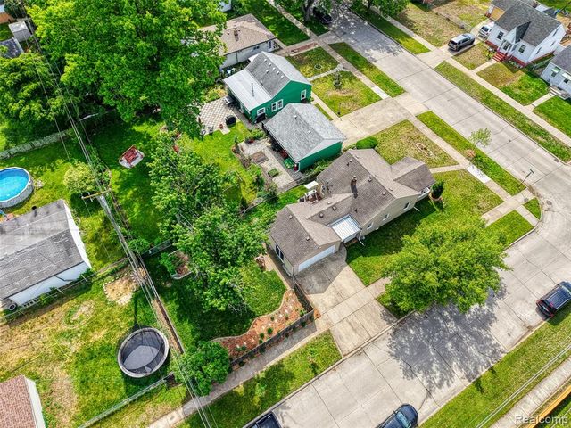 25550 Pennie Street, Dearborn Heights, MI 48125