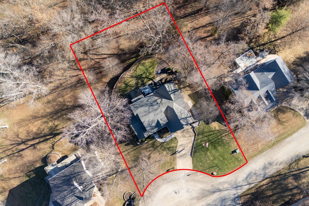 Image 50 of property listing at 2004 Northwoods Place, Mt Vernon, IL 62864