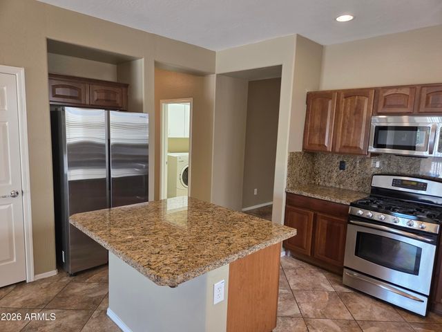 3735 W DESERT CREEK Court, Phoenix, AZ 85086