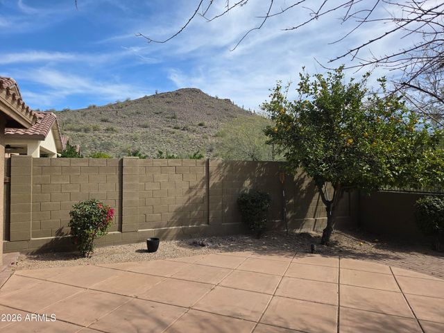 3735 W DESERT CREEK Court, Phoenix, AZ 85086