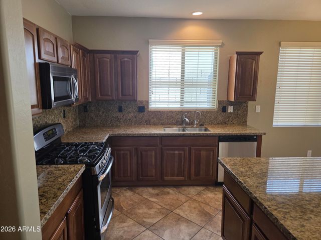 3735 W DESERT CREEK Court, Phoenix, AZ 85086