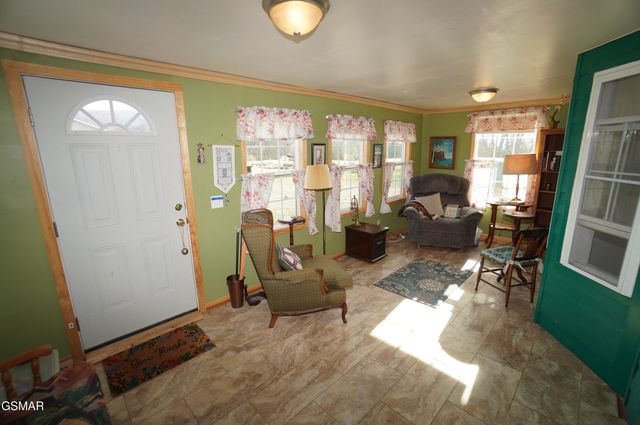 1070 Farm Road, Newport, TN 37821