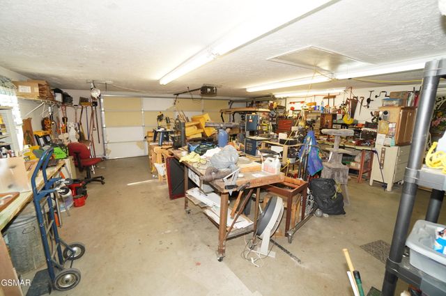 1070 Farm Road, Newport, TN 37821