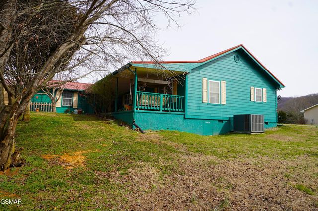 1070 Farm Road, Newport, TN 37821