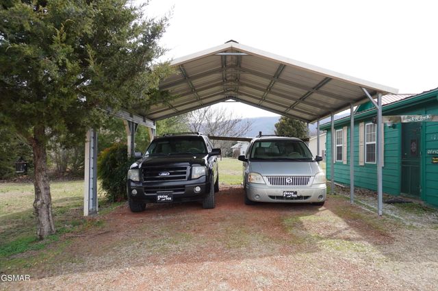 1070 Farm Road, Newport, TN 37821