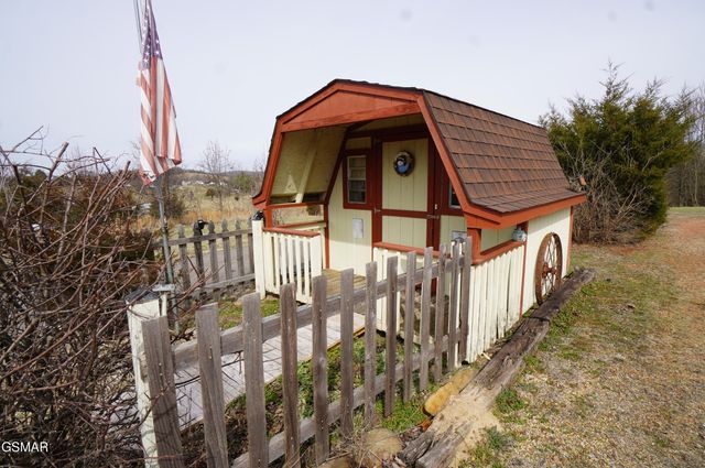 1070 Farm Road, Newport, TN 37821