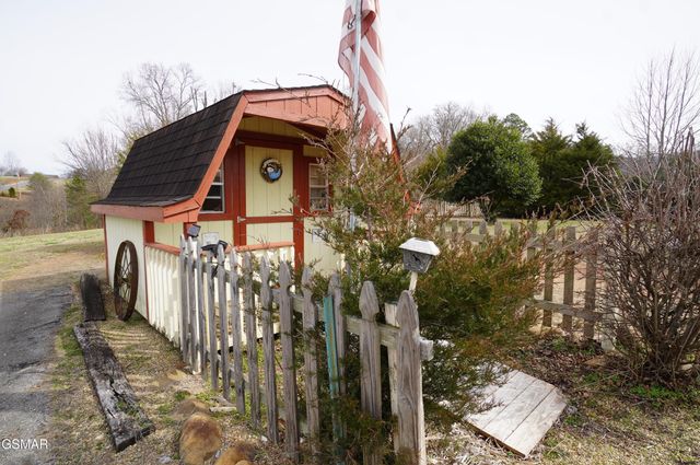 1070 Farm Road, Newport, TN 37821