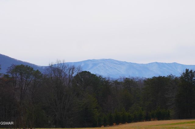 1070 Farm Road, Newport, TN 37821