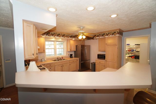 1070 Farm Road, Newport, TN 37821