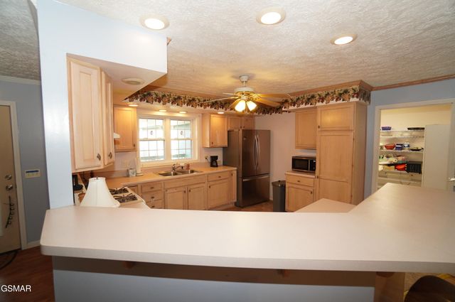 1070 Farm Road, Newport, TN 37821