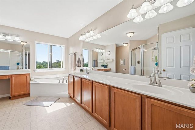 656 Grand View Ridge Court, Eureka, MO 63025