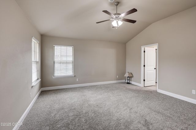 1207 E Par Circ;le, Neosho, MO 64850