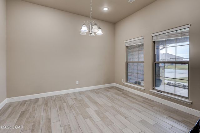 1207 E Par Circ;le, Neosho, MO 64850