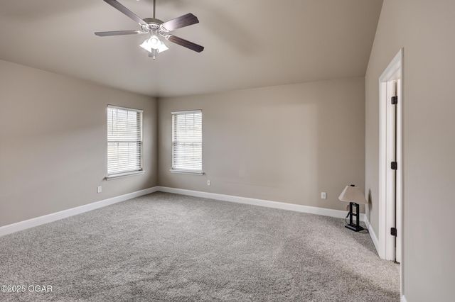 1207 E Par Circ;le, Neosho, MO 64850