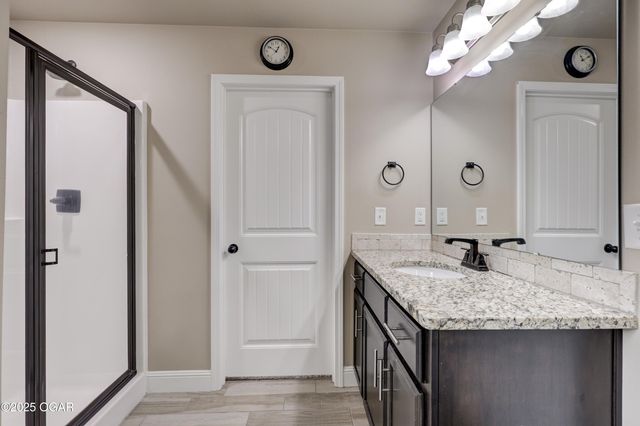 1207 E Par Circ;le, Neosho, MO 64850