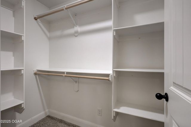 1207 E Par Circ;le, Neosho, MO 64850