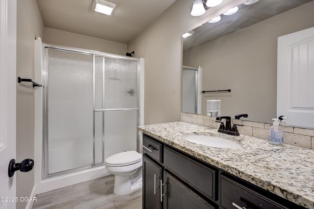 1207 E Par Circ;le, Neosho, MO 64850