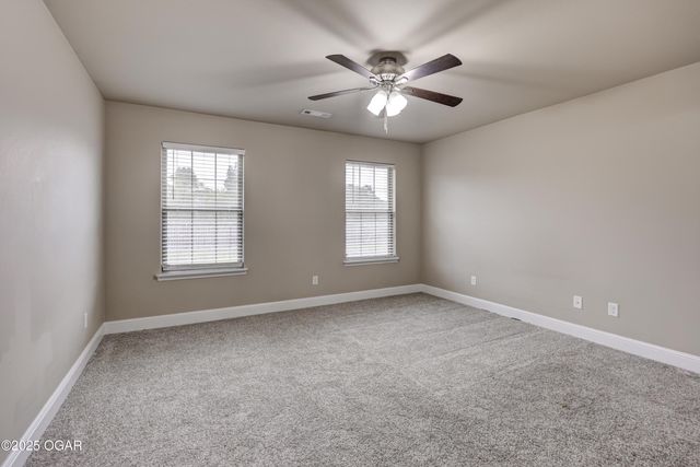 1207 E Par Circ;le, Neosho, MO 64850