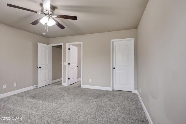 1207 E Par Circ;le, Neosho, MO 64850