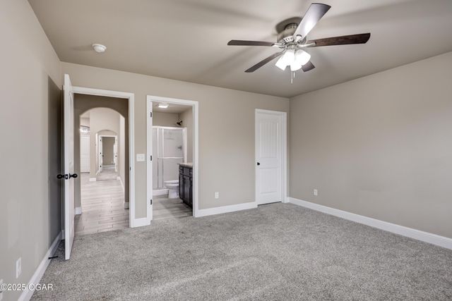 1207 E Par Circ;le, Neosho, MO 64850