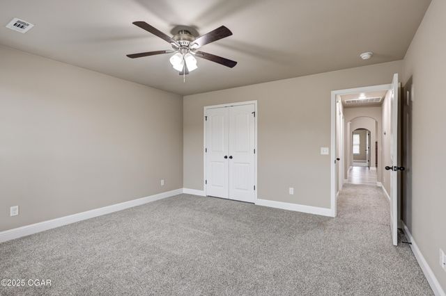 1207 E Par Circ;le, Neosho, MO 64850