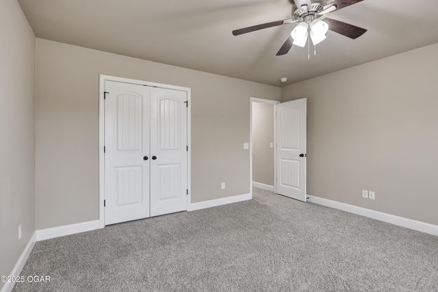 1207 E Par Circ;le, Neosho, MO 64850