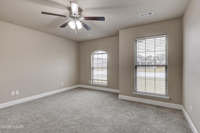 1207 E Par Circ;le, Neosho, MO 64850