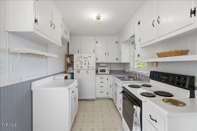203 Hemlock Road, Bristol, TN 37620