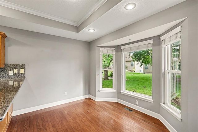 4008 SW HOMESTEAD Drive, Lee's Summit, MO 64082