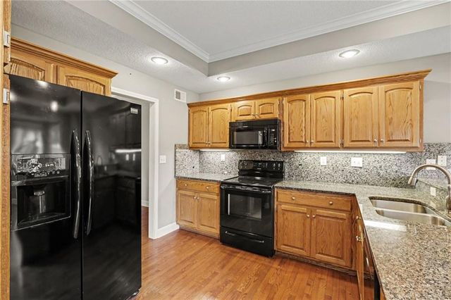 4008 SW HOMESTEAD Drive, Lee's Summit, MO 64082