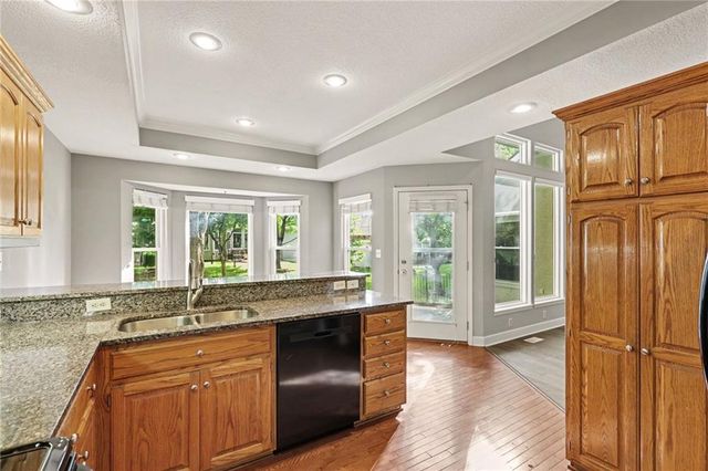 4008 SW HOMESTEAD Drive, Lee's Summit, MO 64082