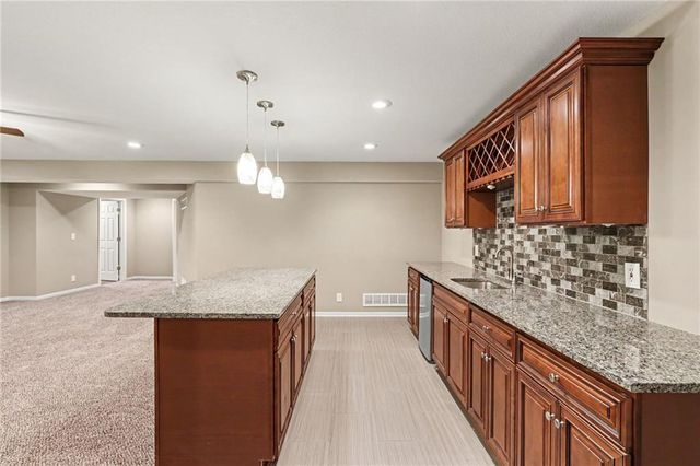 4008 SW HOMESTEAD Drive, Lee's Summit, MO 64082