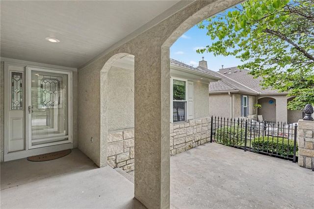 4008 SW HOMESTEAD Drive, Lee's Summit, MO 64082