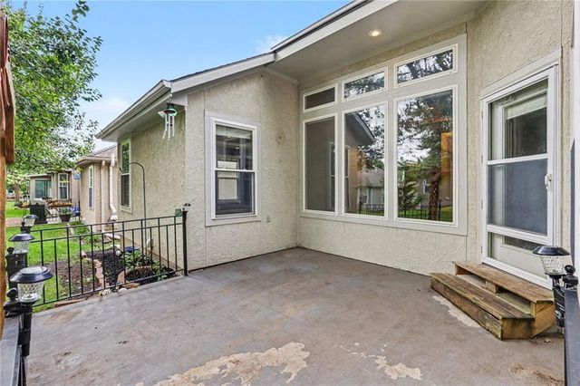 4008 SW HOMESTEAD Drive, Lee's Summit, MO 64082