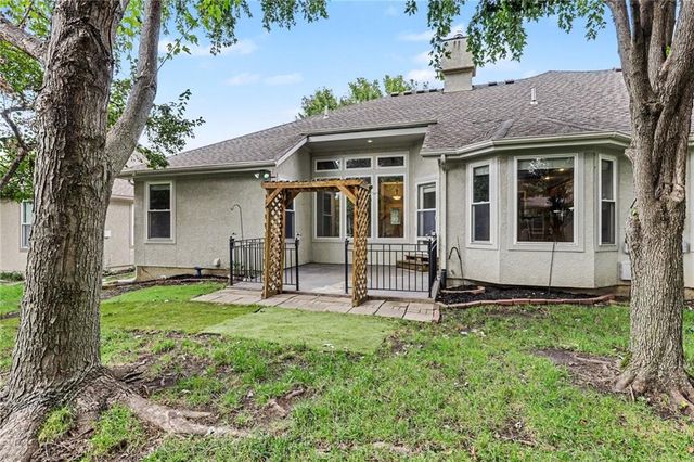 4008 SW HOMESTEAD Drive, Lee's Summit, MO 64082