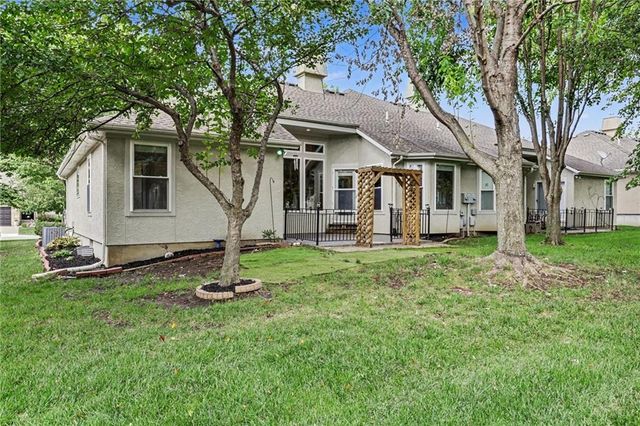 4008 SW HOMESTEAD Drive, Lee's Summit, MO 64082